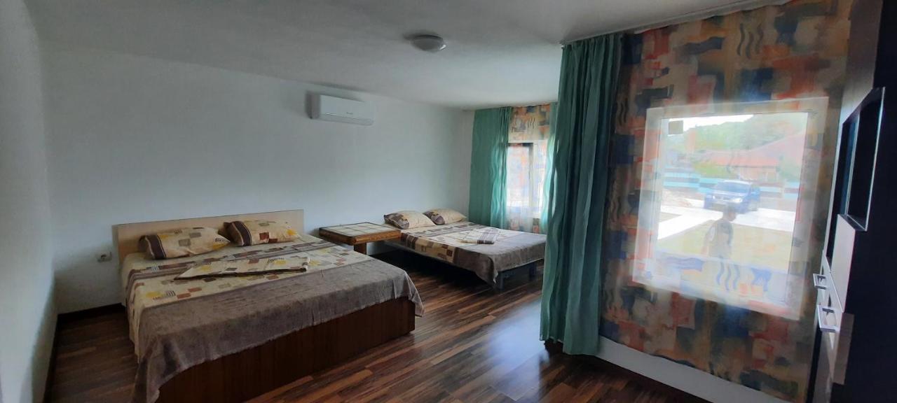 Telteu Florian Hotel Dunatölgyes Kültér fotó